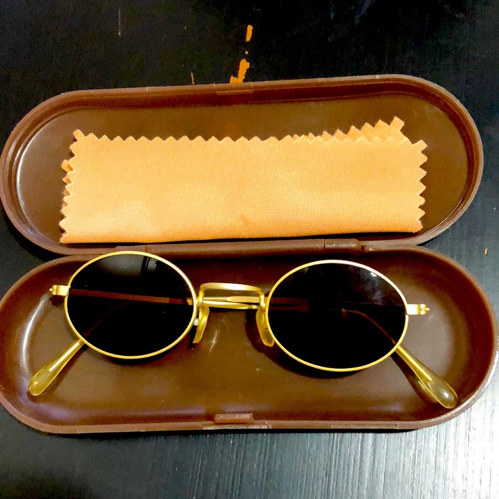 Circular Gold Sunglasses